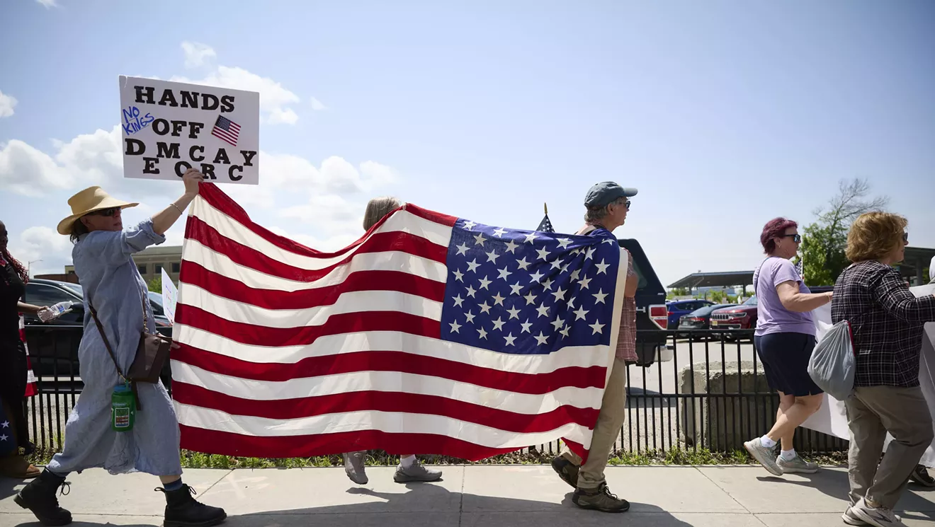 Les manifestations de `` pas de rois '' attirent des milliers de personnes à travers le Vermont