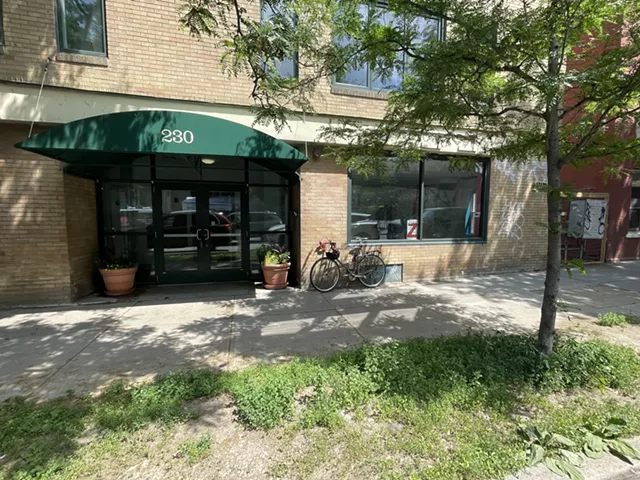 Maison du nouveau cinéma PartizanFilm - Mary Ann Lickteig © ️ Sept jours