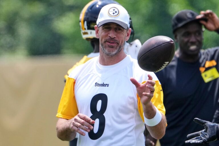 Aaron Rodgers est `` à peu près sûr '' La saison de la NFL 2025 avec les Steelers sera son dernier