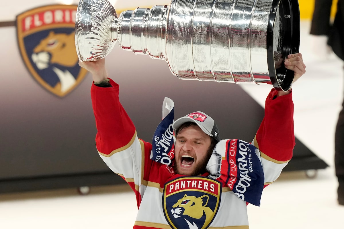 Aleksander Barkov remporte les prix Selke et King Clancy
