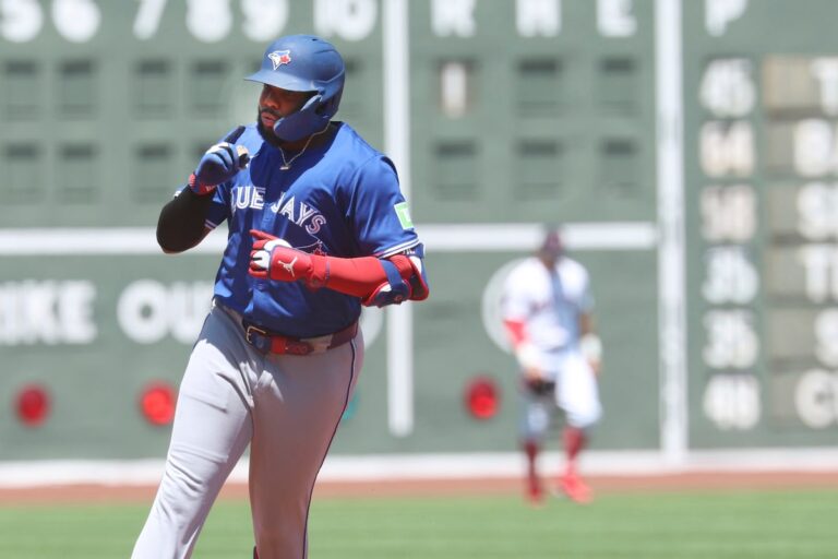 Barger, Guerrero Lead Blue Jays passé Red Sox