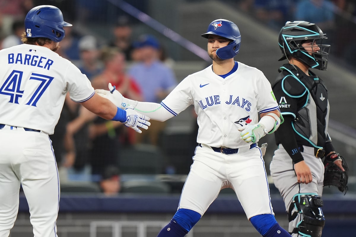 Bichette Homers, Guerrero conduit en trois courses alors que Blue Jays vide Diamondbacks 8-1