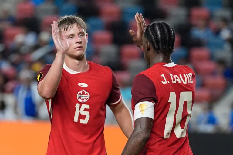 Canada avance en Coupe d'or Concacaf avec une victoire 2-0 contre El Salvador
