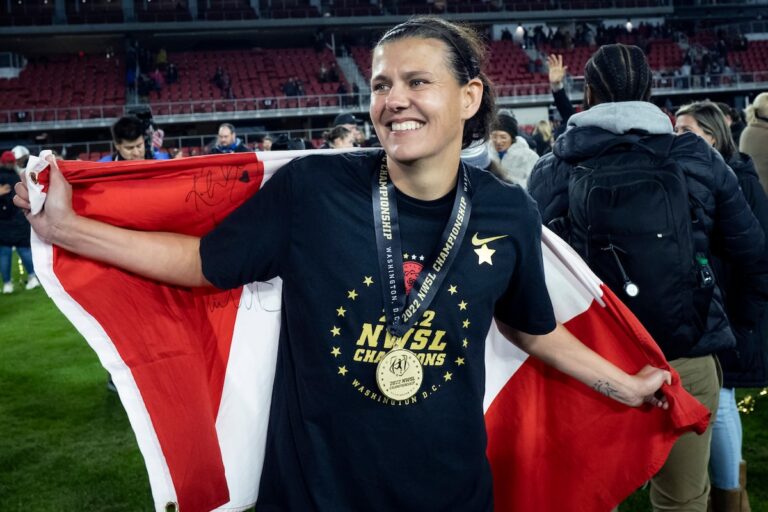 Christine Sinclair rejoindra l'olympien Kevin Martin et le skieur Erik Guay au Temple de la renommée sportive du Canada en 2025