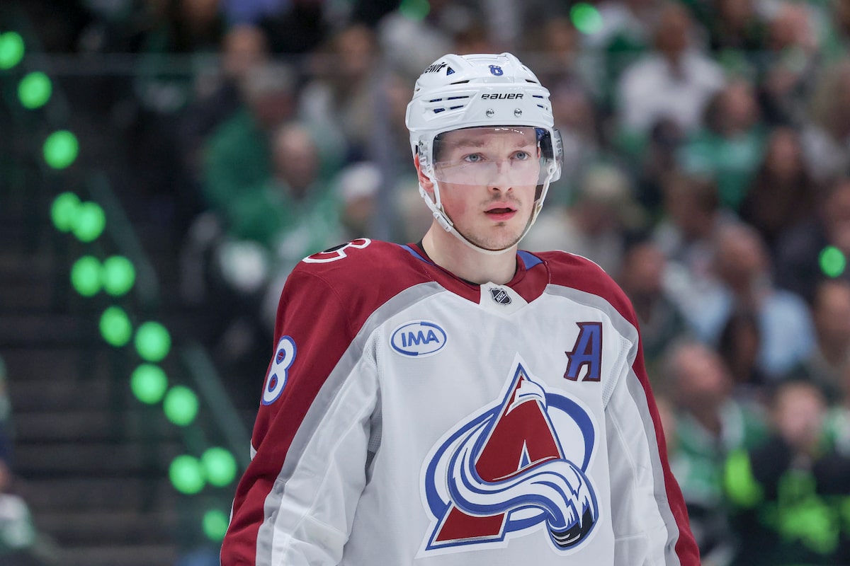 Colorado Cale Makar remporte le trophée James Norris en tant que meilleur défenseur de la LNH