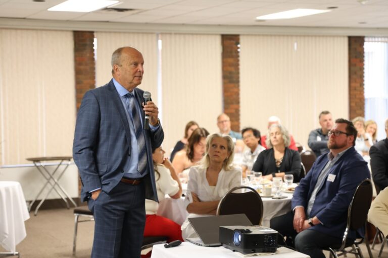 'Construire, construire et construire': le directeur de la ville vante la croissance municipale des dirigeants civiques