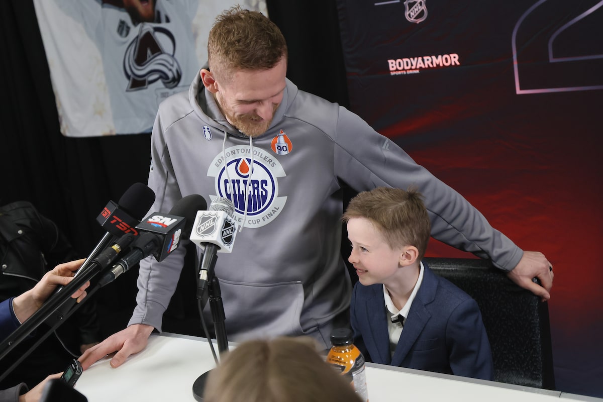 Corey Perry, d'Edmonton Oilers, appréciant toujours la Chase de la Coupe Stanley