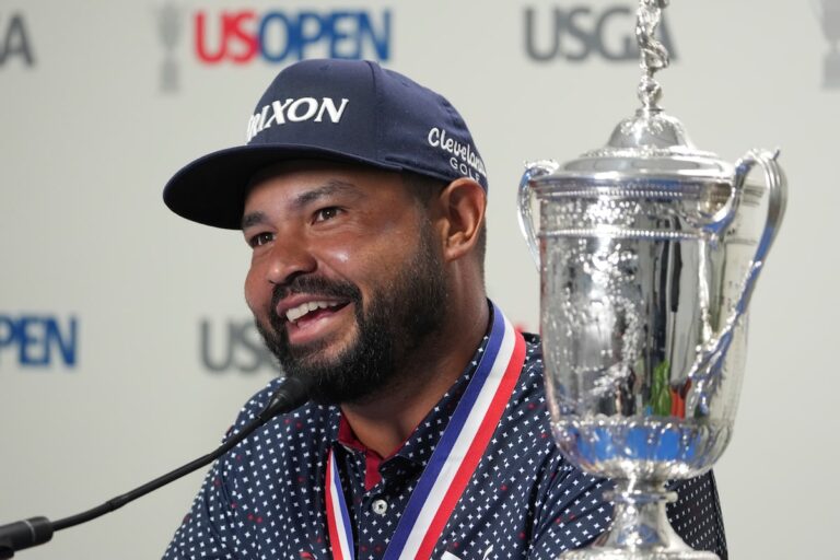 JJ Spaun essaie de nous mettre en victoire ouverte derrière lui au championnat Travelers