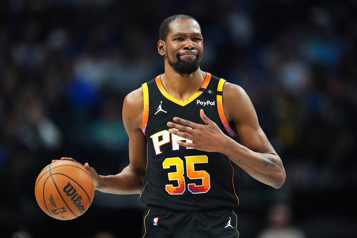 Kevin Durant achète la participation minoritaire dans Paris Saint-Germain, conseillera le club sur l'expansion du basket-ball