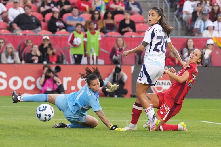 Le Canada monte le retour tardif pour battre le Costa Rica 4-1