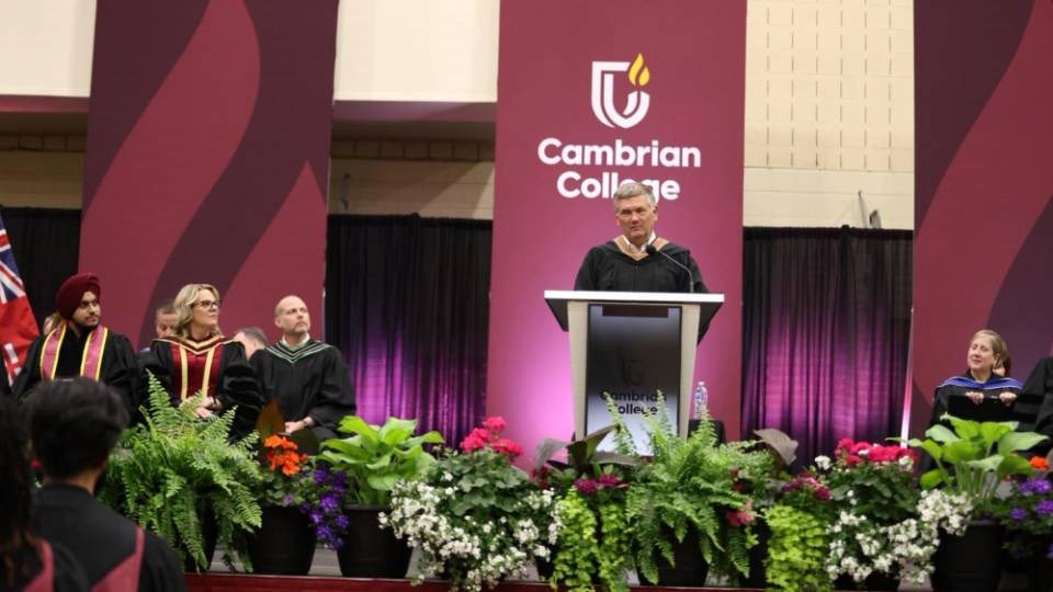 Le fournisseur de services de mine Sudbury reçoit un diplôme honorifique