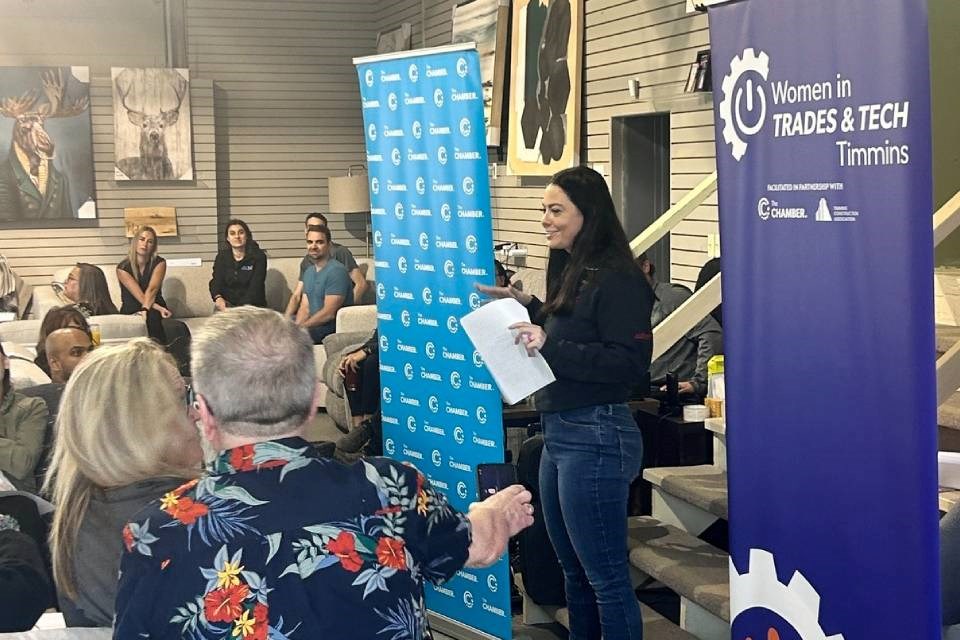 Le nouveau groupe Timmins soutient les femmes dans les métiers et la technologie
