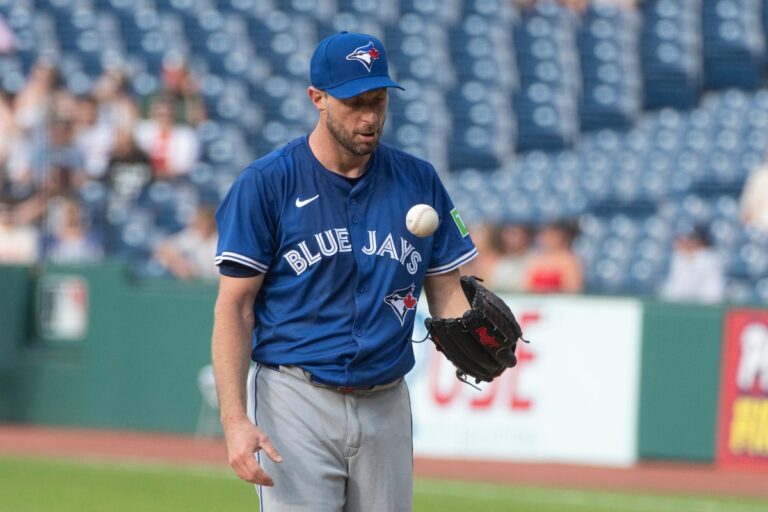 Les Blue Jays perdent 5-4 contre les gardiens du retour de Max Scherzer