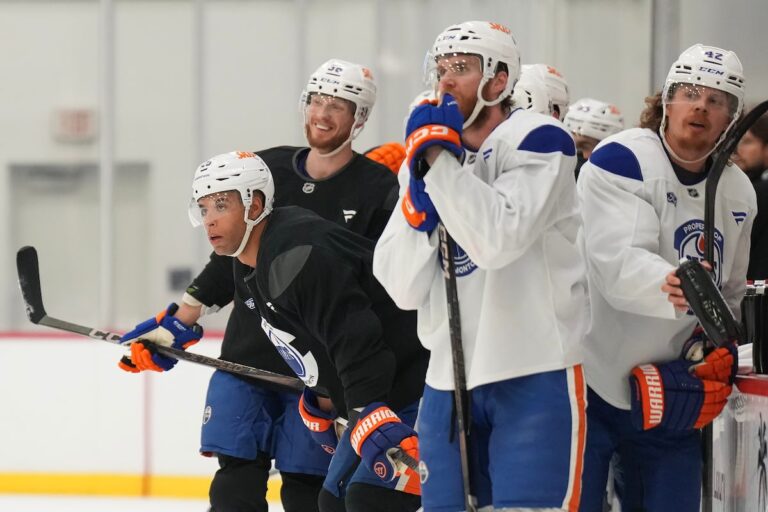 Les Oilers d'Edmonton essaient de mettre une perte d'éruption derrière eux alors qu'ils se tournent vers le match 4