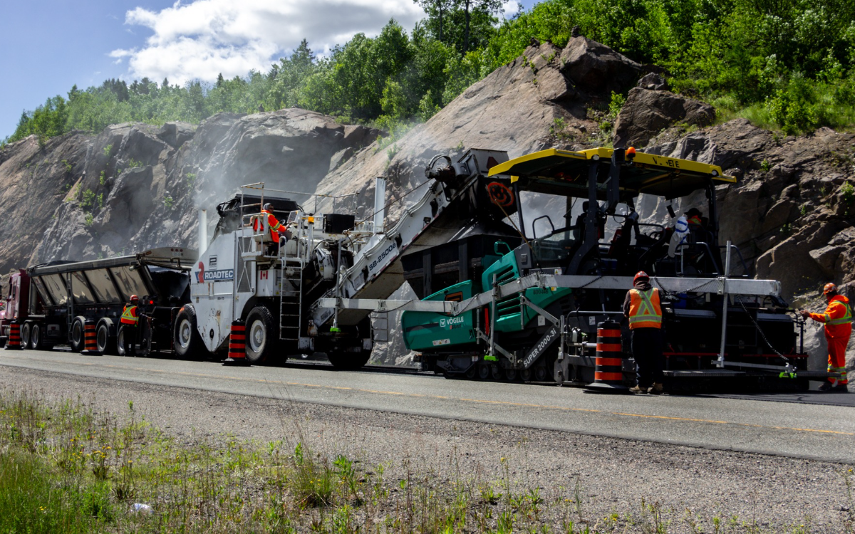 Les constructeurs appellent Queen's Park à «suivre» les projets d'infrastructure