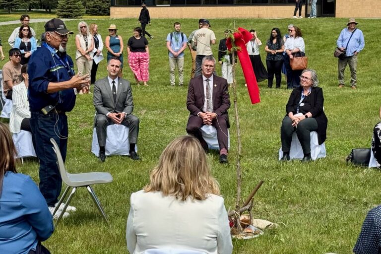 L'université lance la construction de l'installation de formation vétérinaire