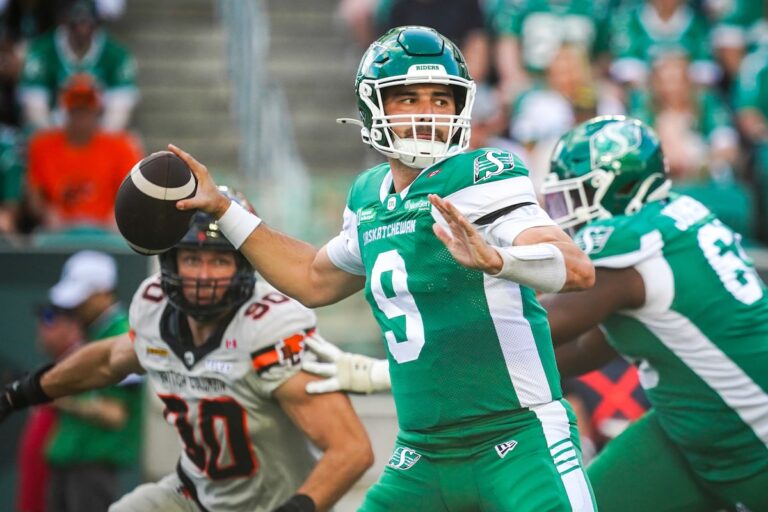 Maier, Ouellette a conduit des Roughriders invaincus à 37-18 victoires sur les lions en difficulté