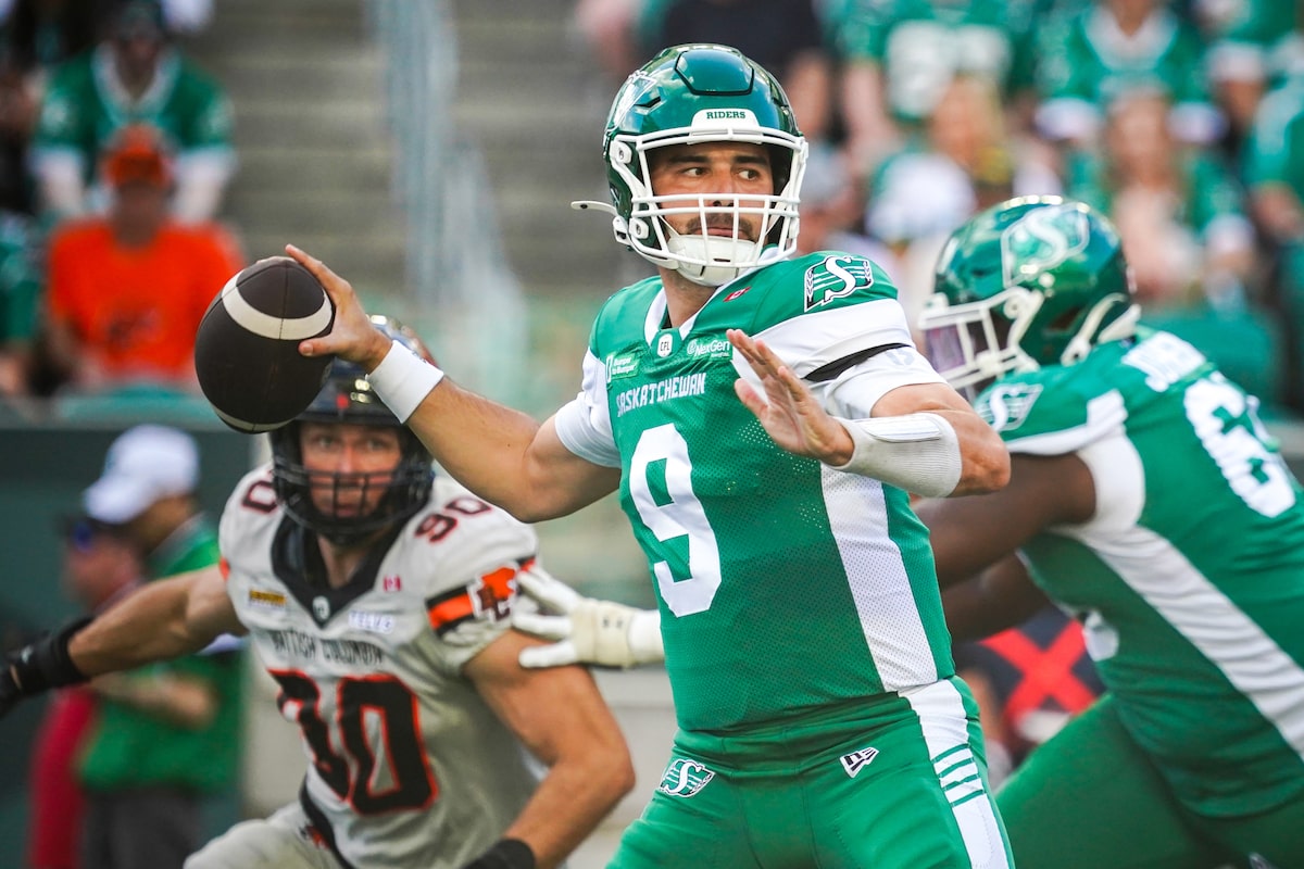 Maier, Ouellette a conduit des Roughriders invaincus à 37-18 victoires sur les lions en difficulté