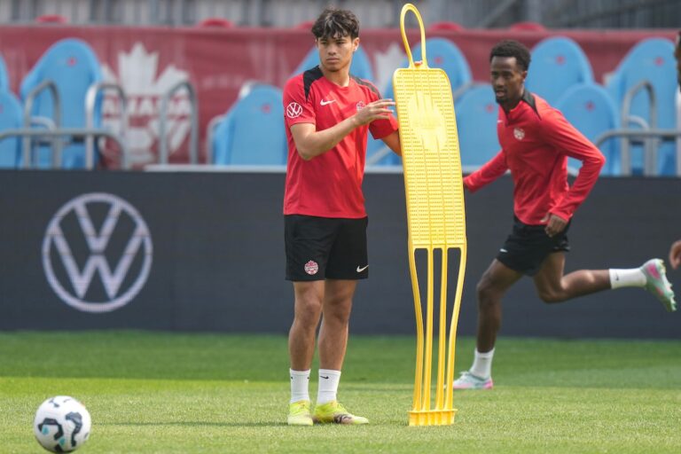 Manchester United Teen Gabe Biancheri se familiarise avec le programme canadien