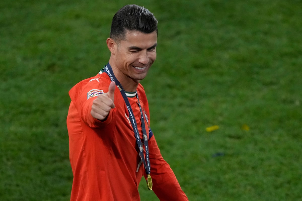 Ronaldo déclare que «Al Nassr pour toujours» signer un accord de deux ans pour rester en Arabie saoudite - Clone
