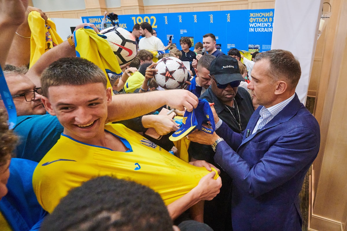 Shevchenko espère que l'histoire du football ukrainien peut être conservée à travers l'exposition de Toronto
