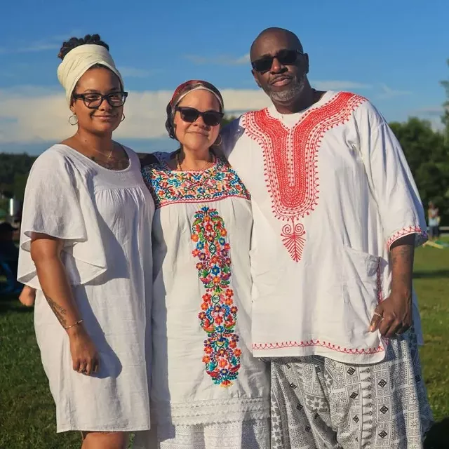 Will Kasso Condry, Jennifer Herrera Condry et Alexa Herrera Conda de Juniper Creative Arts. - Photo de courtoisie de Shane Rumrill