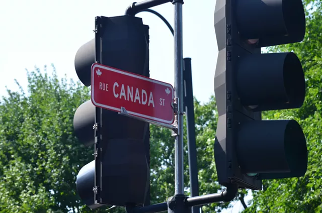 Signe de rue Rue Canada - Sam Hartnett © ️ sept jours