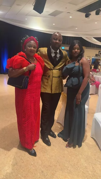 Esther Ngoy Tekele, à droite, avec des membres de sa famille - gracieuseté