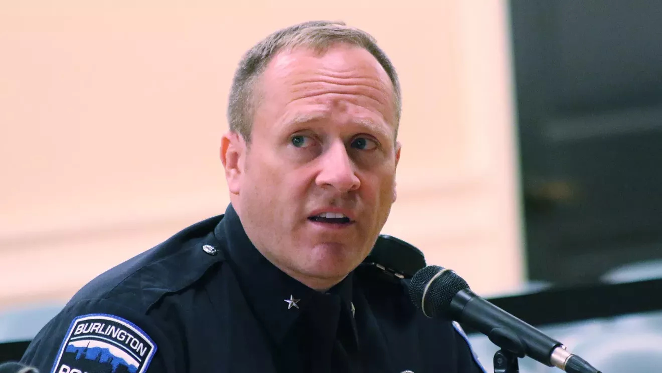 Corrections Head Deml pour démissionner, et Murad a nommé successeur