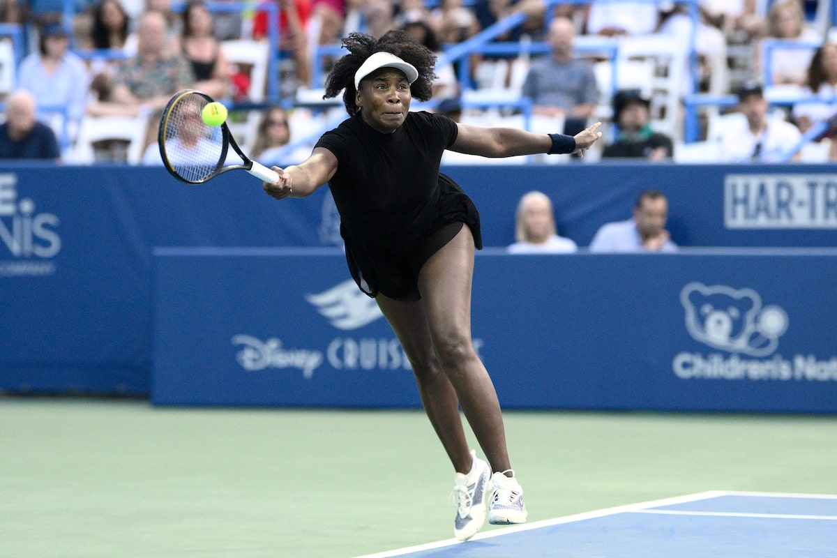 À 45 ans, Vénus Williams devient la femme la plus âgée depuis Martina Navratilova à remporter un match en simple de niveau de tournée