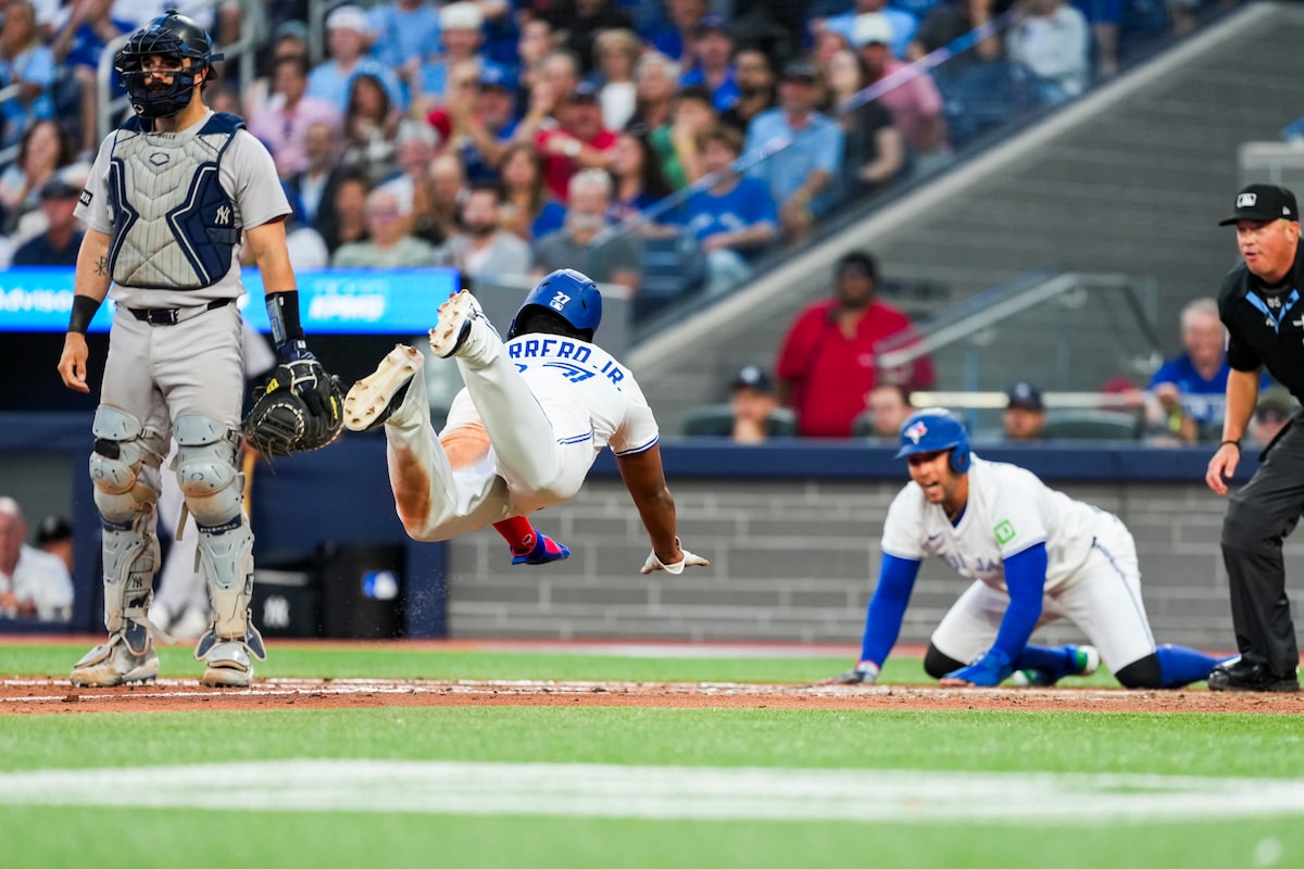 Bichette Double relevé de Bichette Jays sur les Yankees