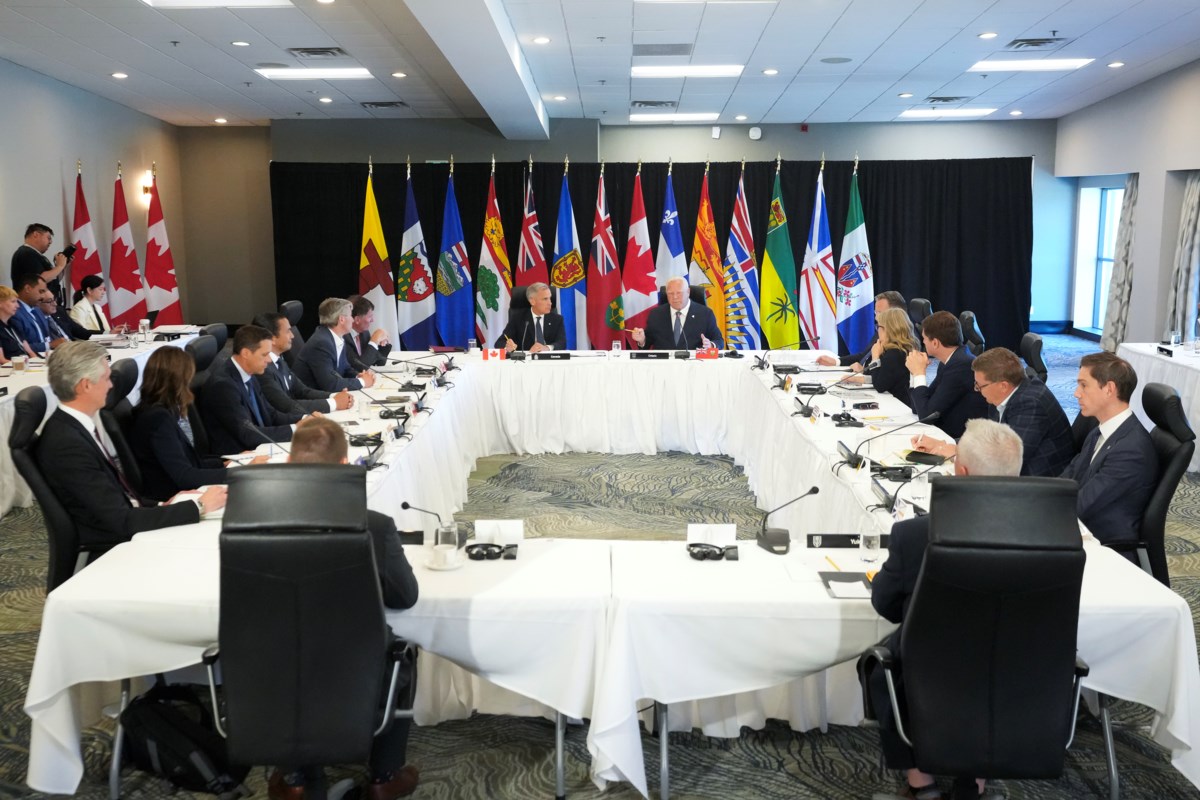 Carney promet un «changement d'attitude» sur les projets majeurs avec un calendrier de la fête du Travail