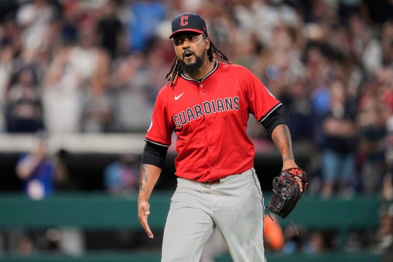 Emmanuel Clase de Guardians a mis en congé payé dans le cadre de la MLB Sports Parit Investigation