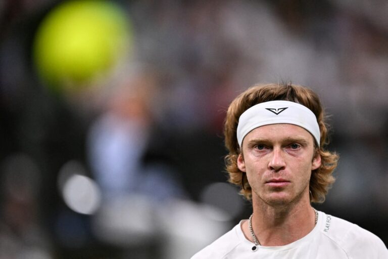 En défaite contre Alcaraz à Wimbledon, Rublev trouve une victoire personnelle