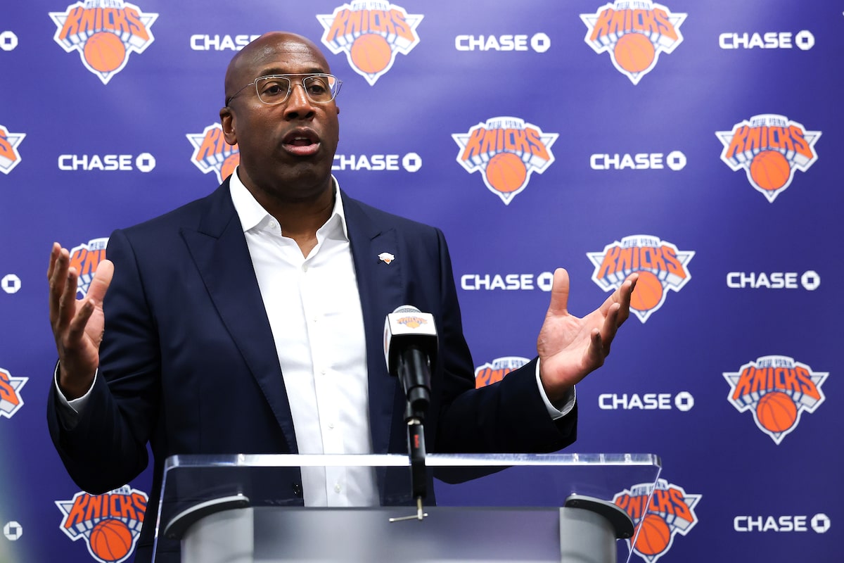 L'entraîneur des nouveaux Knicks, Mike Brown, dit qu'il `` embrassera les attentes ''