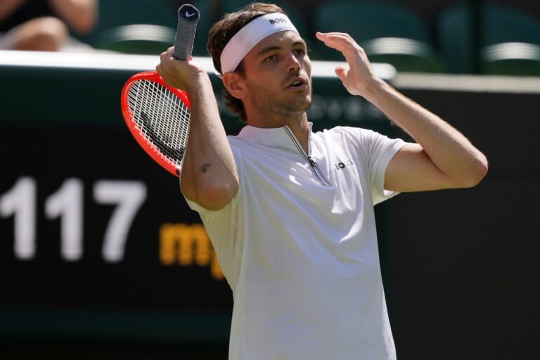 Les dysfonctionnement du système électronique d'appel de ligne de Wimbledon en quart de finale