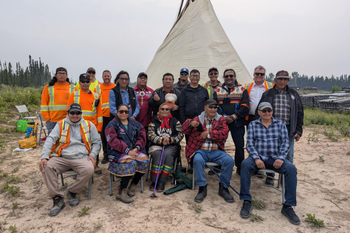 Marten Falls et Webequie First Nations détiennent une cérémonie pour marquer la prochaine étape dans le développement dirigé par des indigènes à Ring of Fire