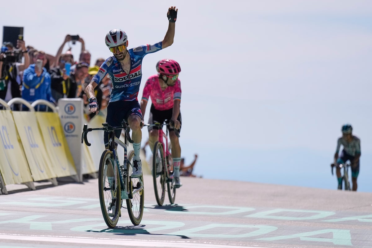 Paret-Peintre remporte l'étape 16 du Tour de France sur le Mont Ventoux