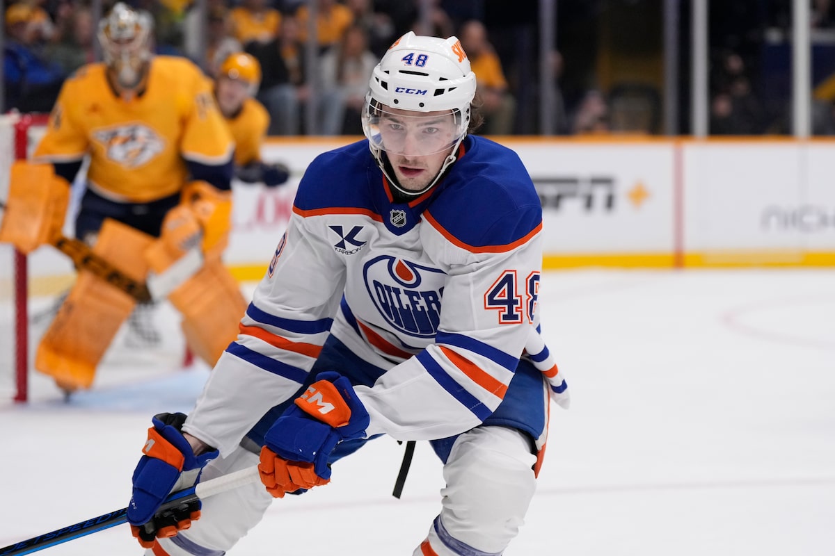 Rapports: Les Oilers signent le défenseur Evan Bouchard à quatre ans, 42 millions de dollars contrat