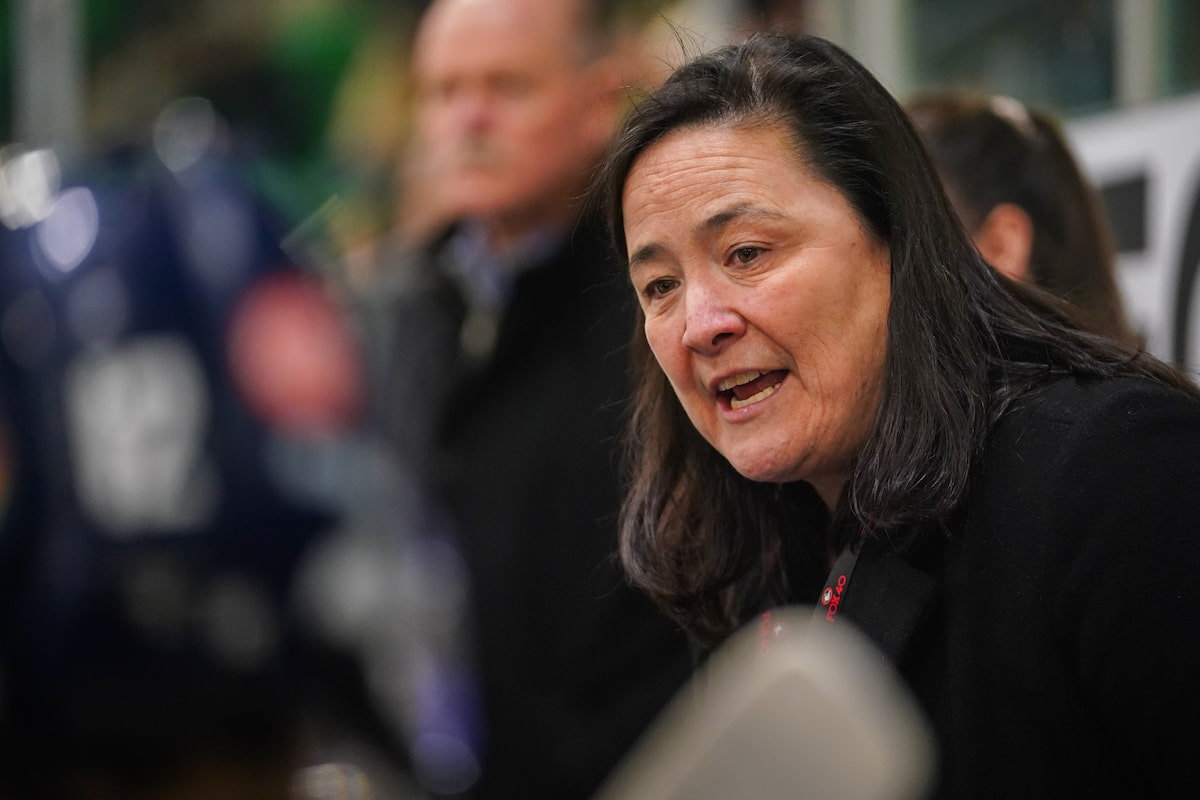 Vicky Sunohara pour revenir en tant qu'entraîneur-chef de l'équipe de hockey U-18 du Canada
