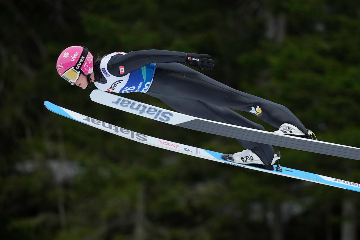 Abigail Strate prétend le bronze au ski saut d'été Grand Prix en Pologne