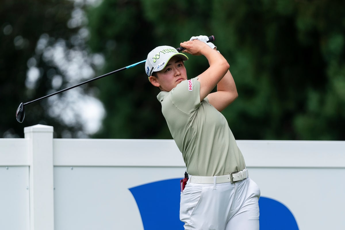 Akie Iwai remporte Portland Classic, rejoignant Twin Sister Chisato en tant que champion de la tournée de la Rookie LPGA