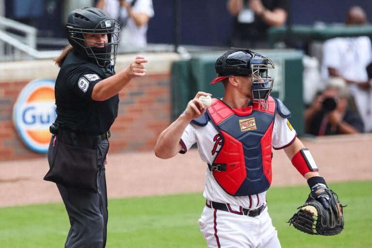 Arbitre Jen Pawol brise la barrière de genre MLB le week-end historique