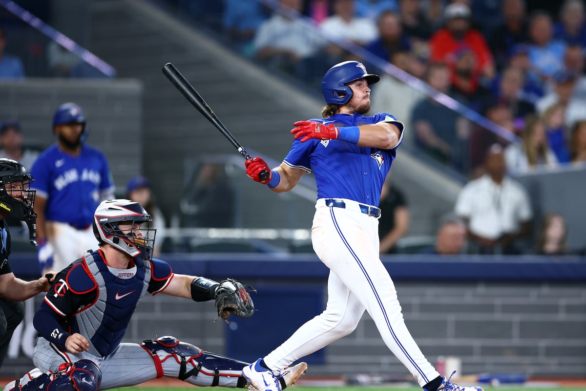 Barger's Hits aide Blue Jays Rally à battre les Twins du Minnesota 9-8