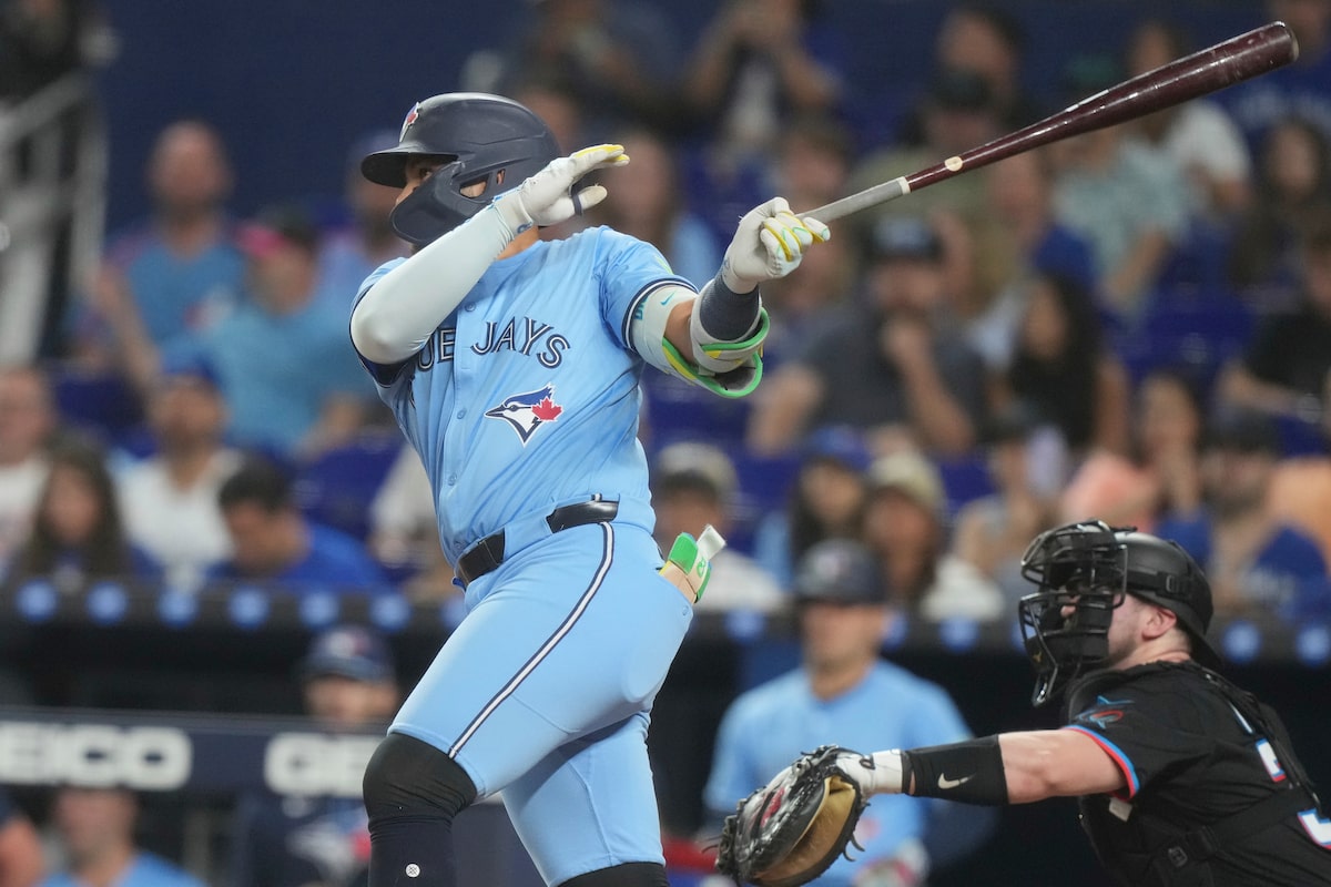 Blue Jays a battu de peu les Marlins en 12 manches