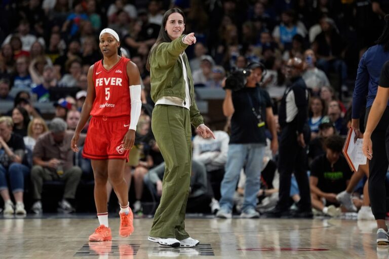 Caitlin Clark a sorti du match clé contre Seattle mardi