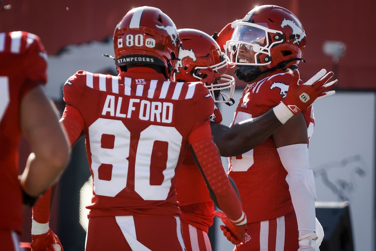 Calgary Stampeders bat la Saskatchewan Roughriders 32-15 dans la victoire de l'éruption