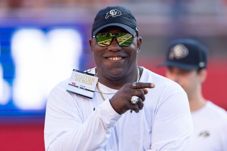 Deion Sanders et son personnel d'entraîneurs du Colorado ont une expérience combinée de 160 ans d'expérience dans la NFL
