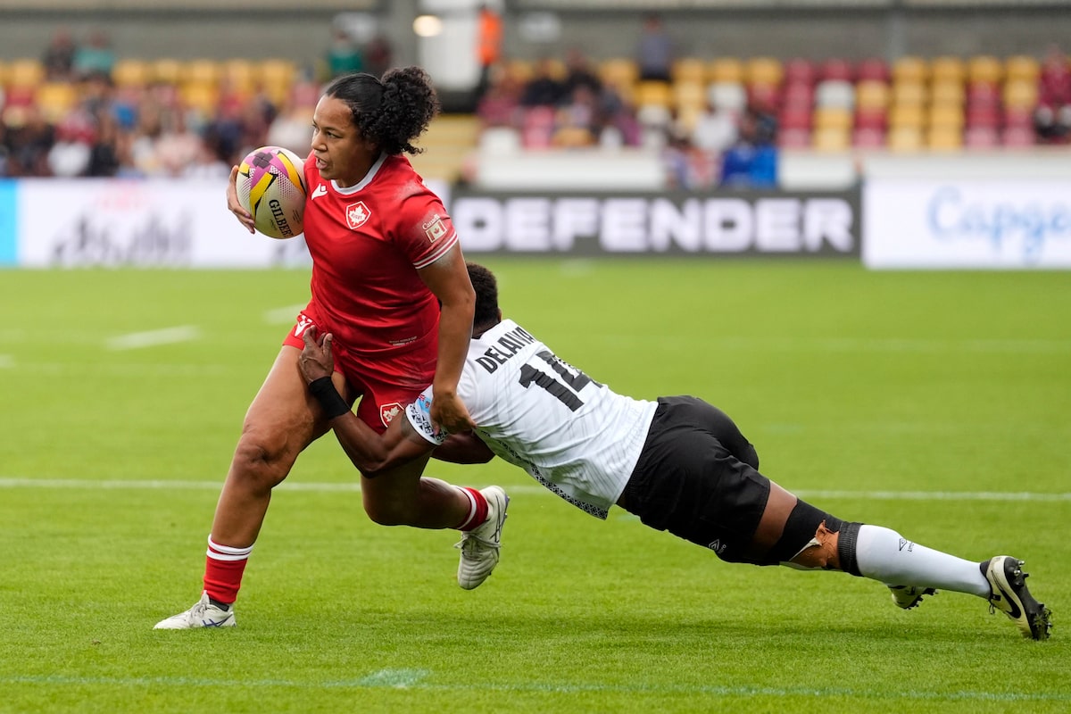 Le Canada est en tête des Fidji lors de l'ouverture de la Coupe du monde de rugby féminine