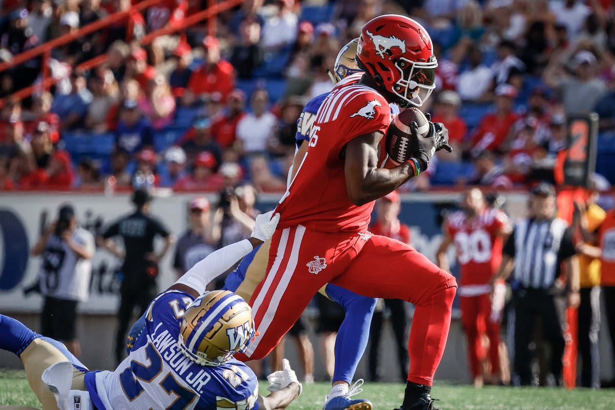 Le but du terrain de Paredes en dernière seconde garantit 28-27 victoire pour les boursiers sur des bombardiers bleus